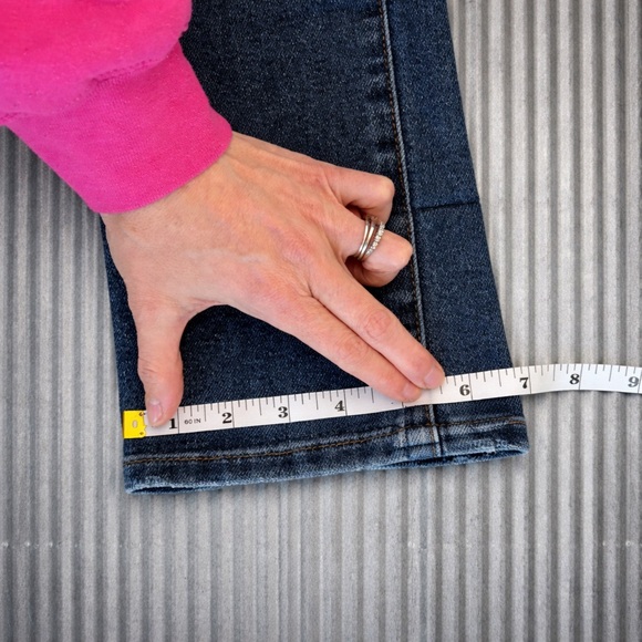 Evereve Trendy Dark Blue Denim High Rise Jeans with Straight Leg Fit Size 25 - Picture 4 of 4